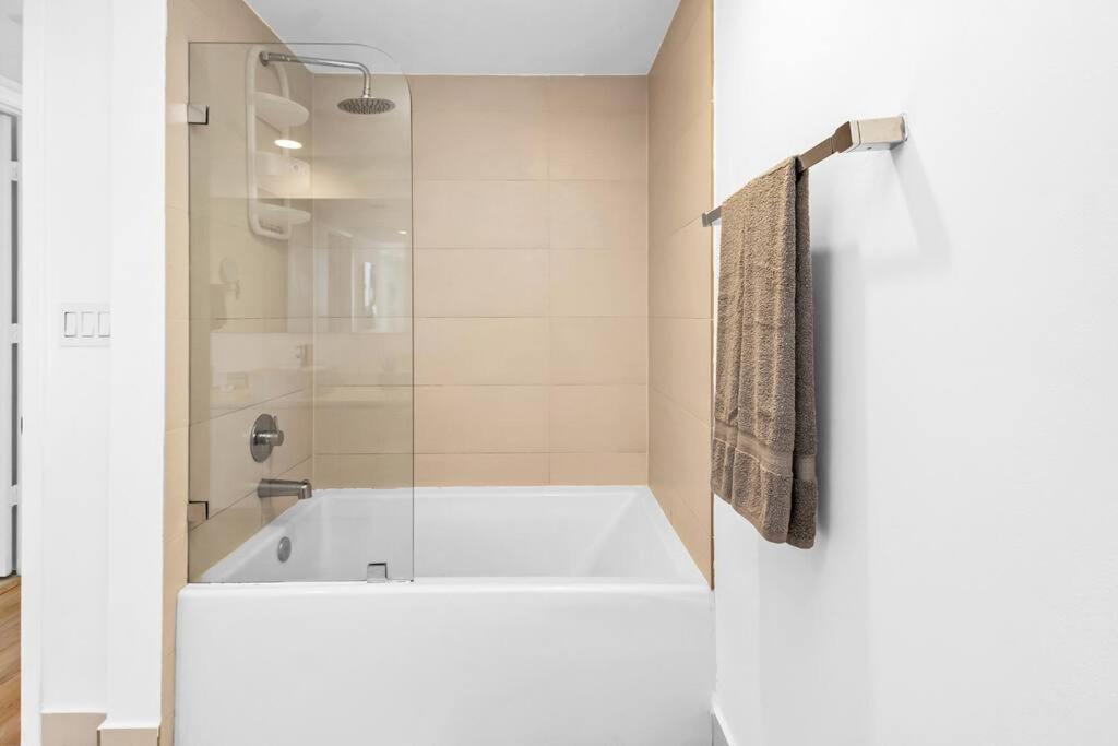 2BR 2Bth Hallandale Beach Miami Ft Lauderdale FL Exterior foto