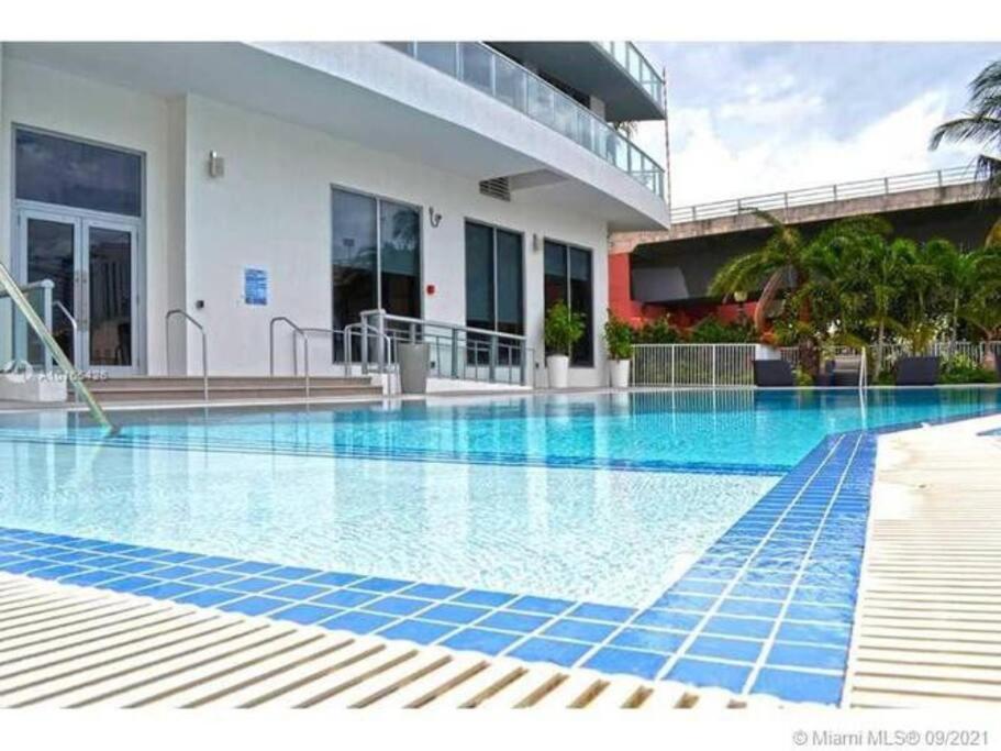 2BR 2Bth Hallandale Beach Miami Ft Lauderdale FL Exterior foto