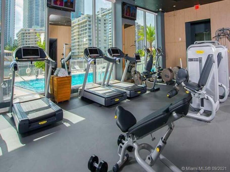 2BR 2Bth Hallandale Beach Miami Ft Lauderdale FL Exterior foto