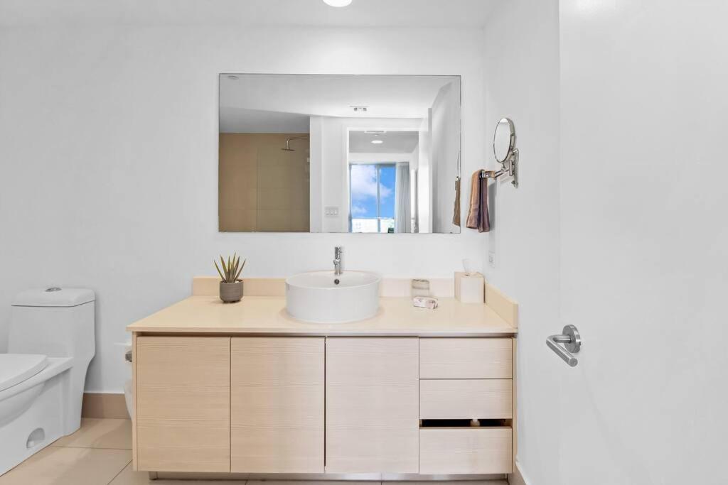 2BR 2Bth Hallandale Beach Miami Ft Lauderdale FL Exterior foto
